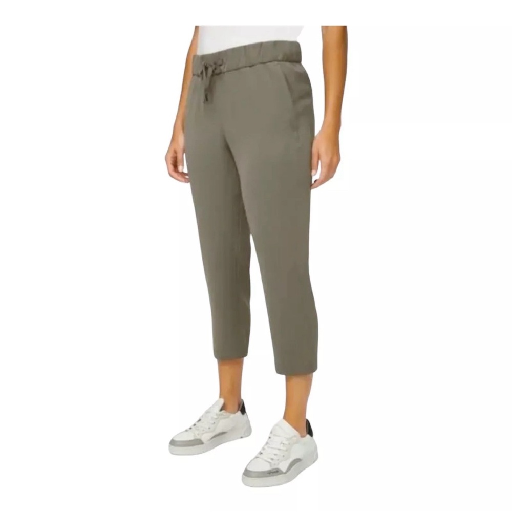 Lululemon On the Fly Cropped Woven pant